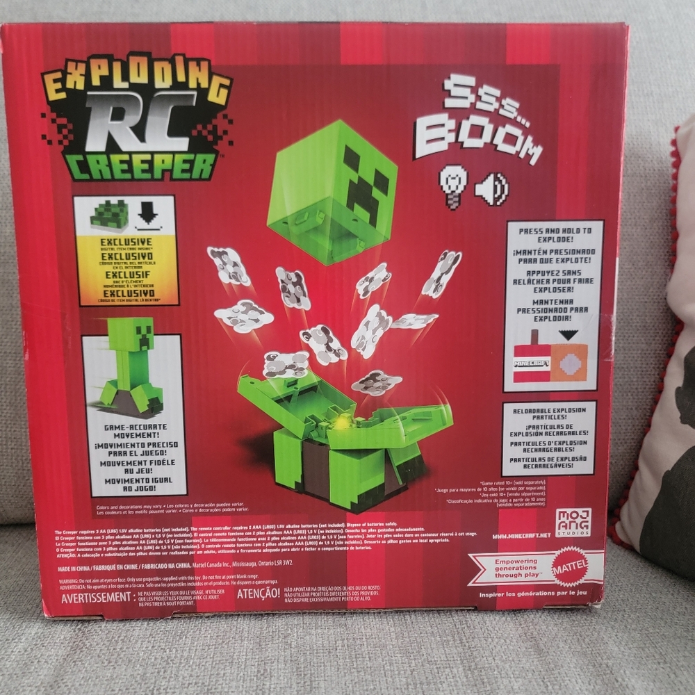 Minecraft Exploding RC Creeper Toy - Picture 6 of 7
